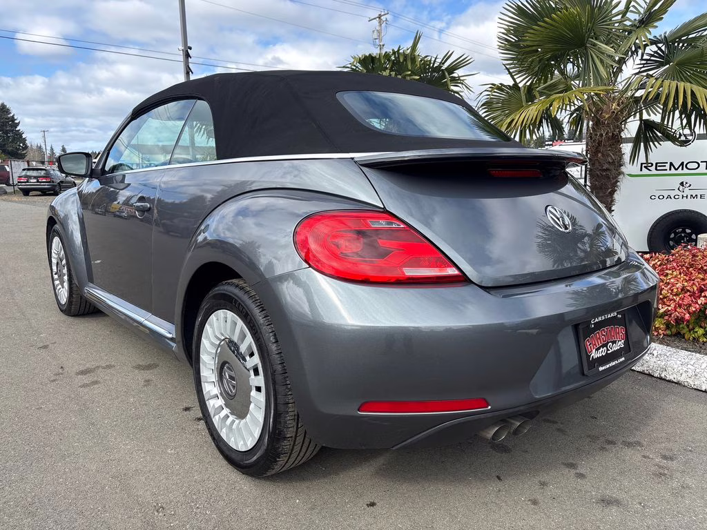 2013 Platinum Gray Metallic Volkswagen Beetle 2.5L FWD Convertible