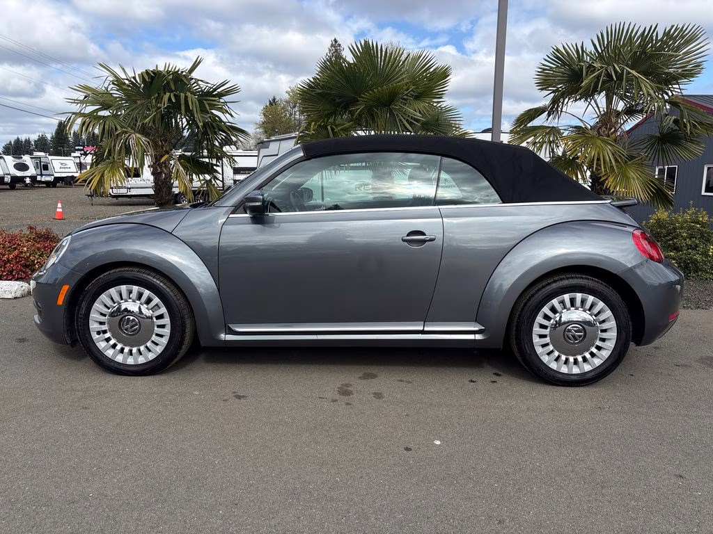 2013 Platinum Gray Metallic Volkswagen Beetle 2.5L FWD Convertible