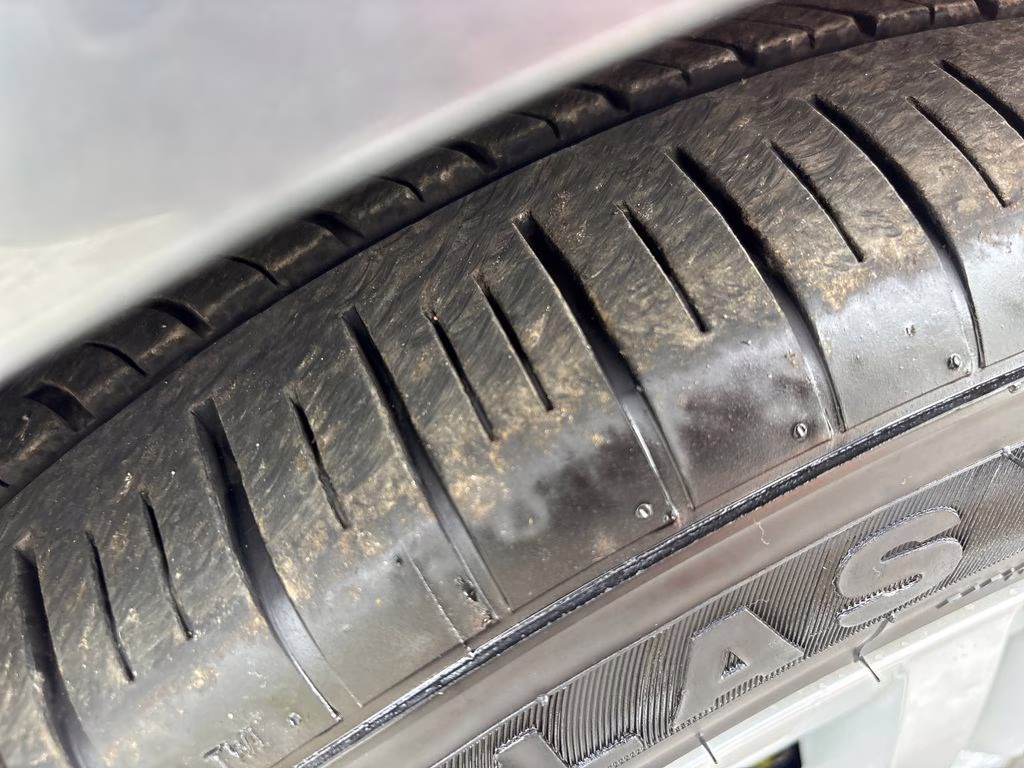 2013 Platinum Gray Metallic Volkswagen Beetle 2.5L FWD Convertible