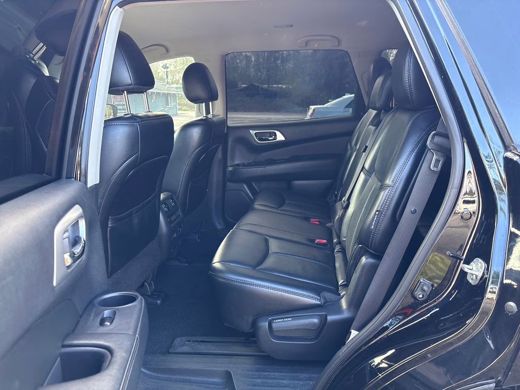 2019 Magnetic Black Pearl Nissan Pathfinder SL 4X4 SUV