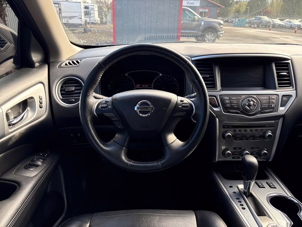 2019 Magnetic Black Pearl Nissan Pathfinder SL 4X4 SUV