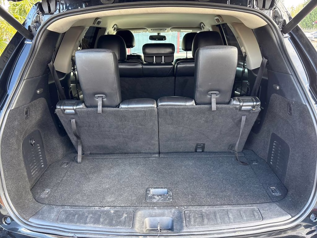 2019 Magnetic Black Pearl Nissan Pathfinder SL 4X4 SUV