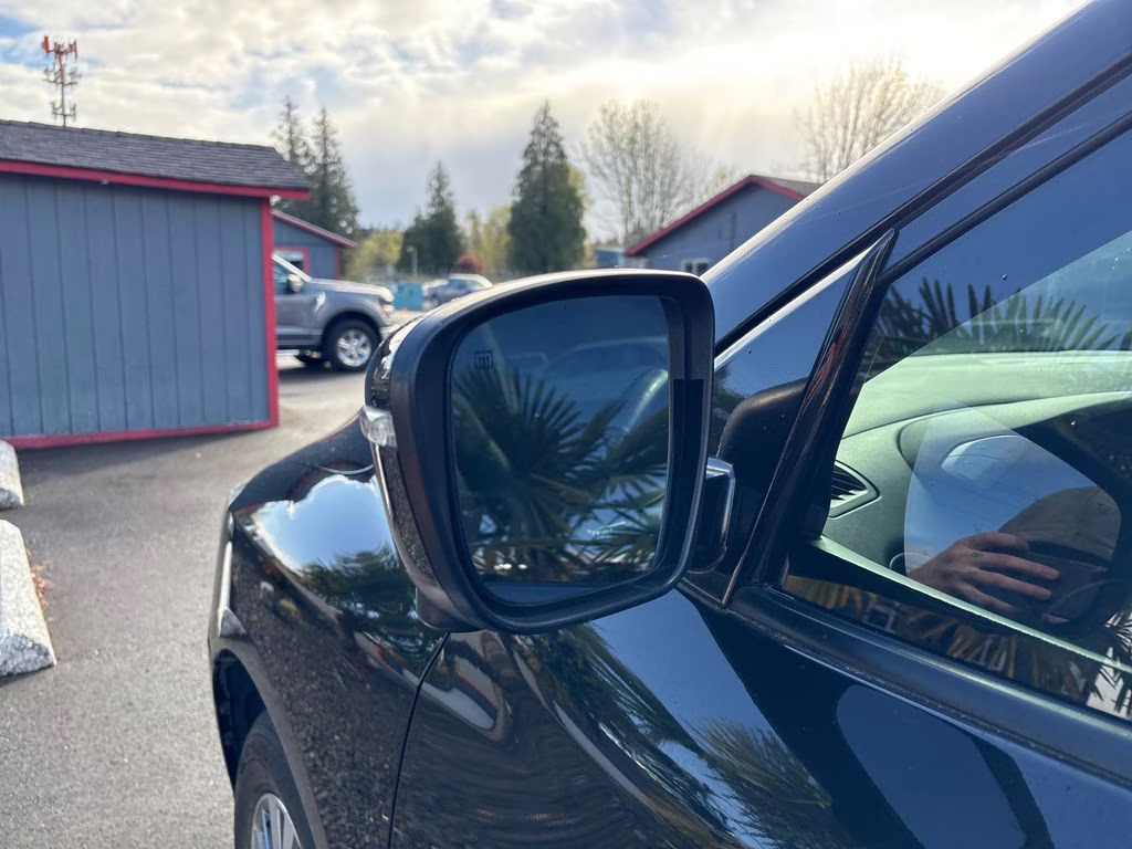 2019 Magnetic Black Pearl Nissan Pathfinder SL 4X4 SUV