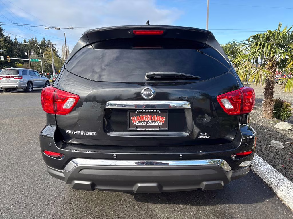 2019 Magnetic Black Pearl Nissan Pathfinder SL 4X4 SUV