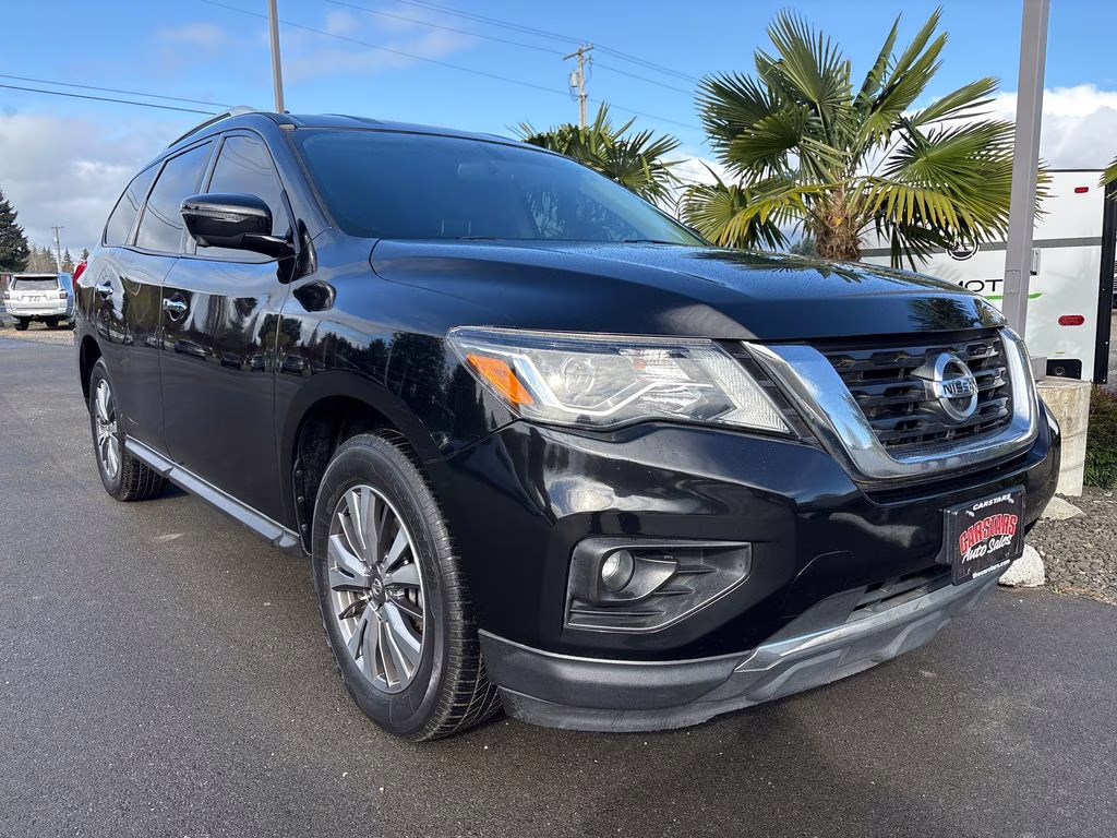 2019 Magnetic Black Pearl Nissan Pathfinder SL 4X4 SUV