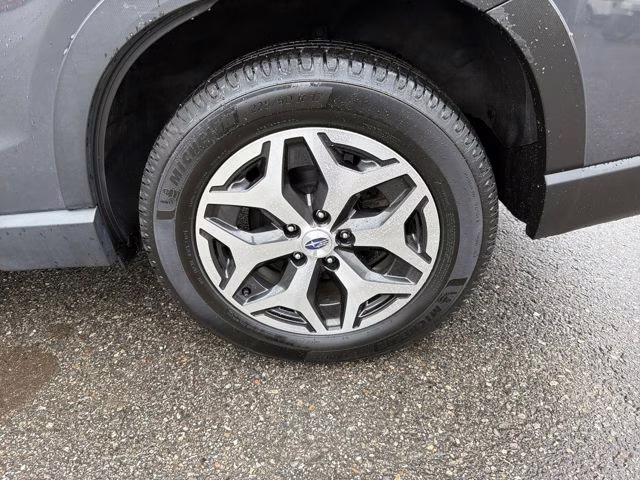 2024 Gray Metallic Subaru Forester Premium AWD SUV