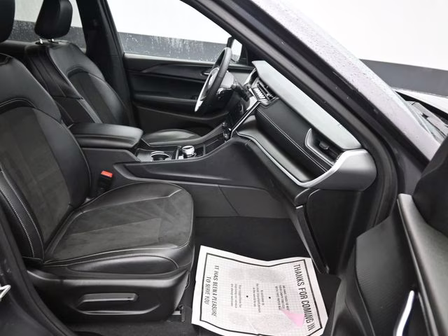 2024 Baltic Gray Metallic Clearcoat Jeep Grand Cherokee L Altitude 4X4 SUV