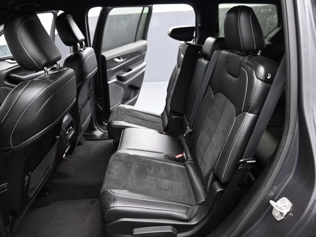 2024 Baltic Gray Metallic Clearcoat Jeep Grand Cherokee L Altitude 4X4 SUV