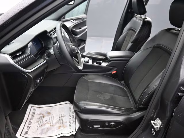 2024 Baltic Gray Metallic Clearcoat Jeep Grand Cherokee L Altitude 4X4 SUV