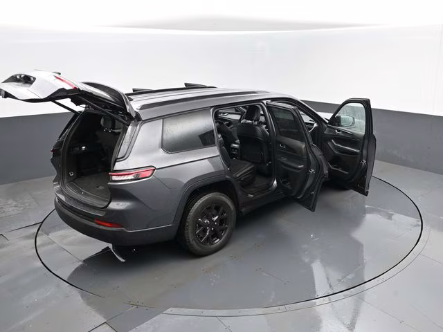 2024 Baltic Gray Metallic Clearcoat Jeep Grand Cherokee L Altitude 4X4 SUV