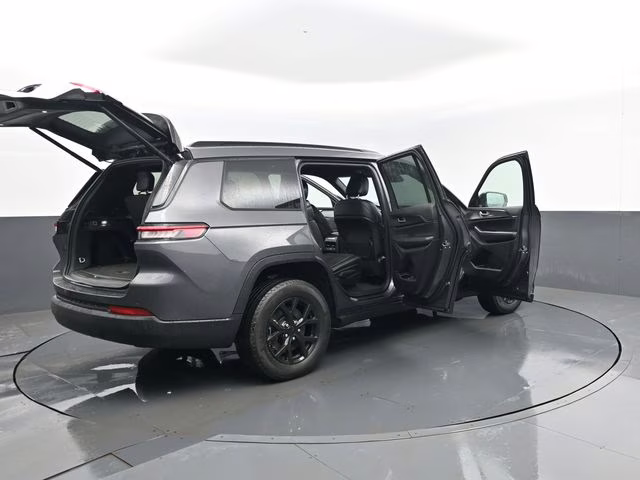 2024 Baltic Gray Metallic Clearcoat Jeep Grand Cherokee L Altitude 4X4 SUV