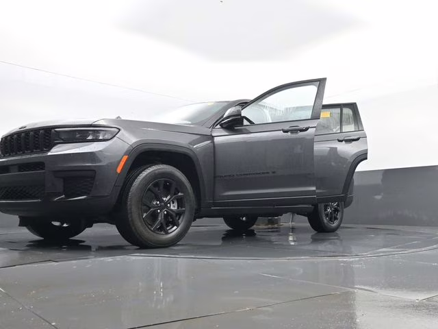2024 Baltic Gray Metallic Clearcoat Jeep Grand Cherokee L Altitude 4X4 SUV
