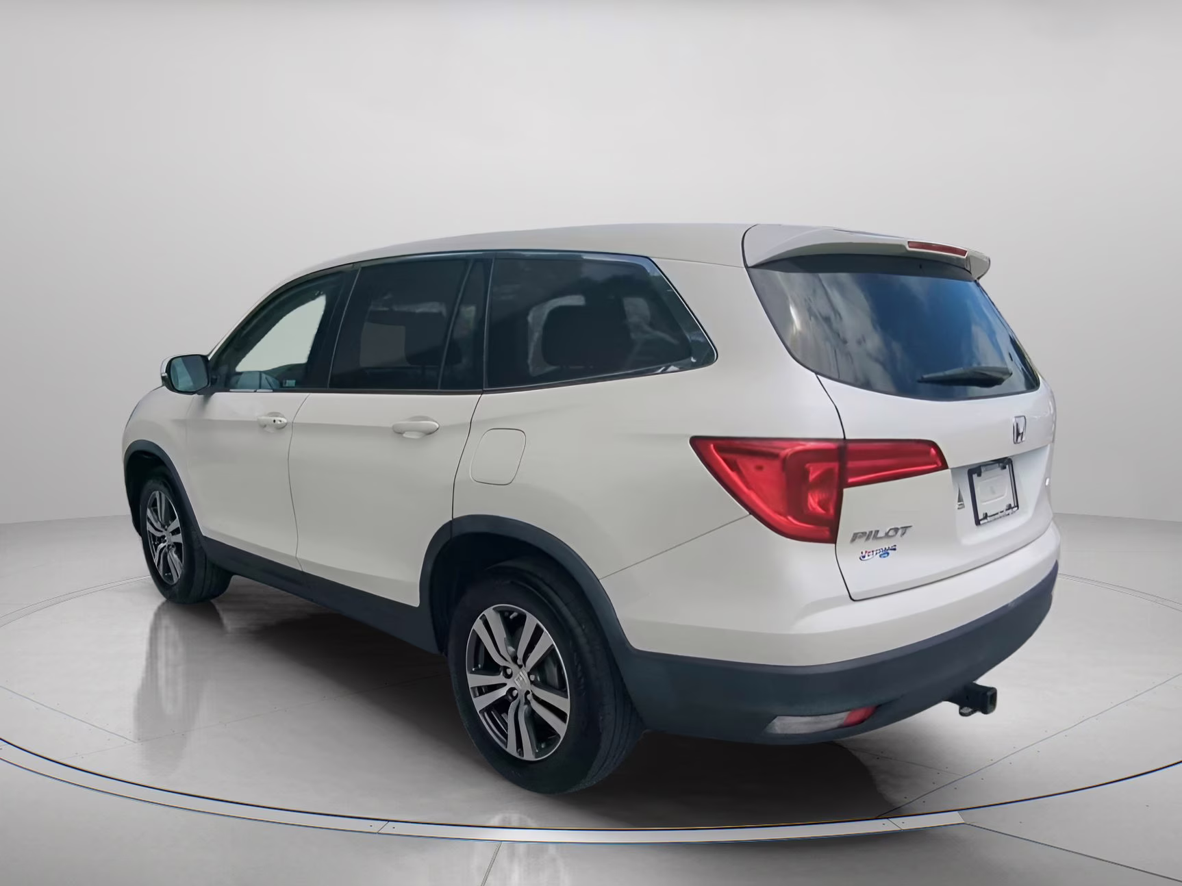 2018 White Diamond Pearl Honda Pilot EX-L AWD SUV