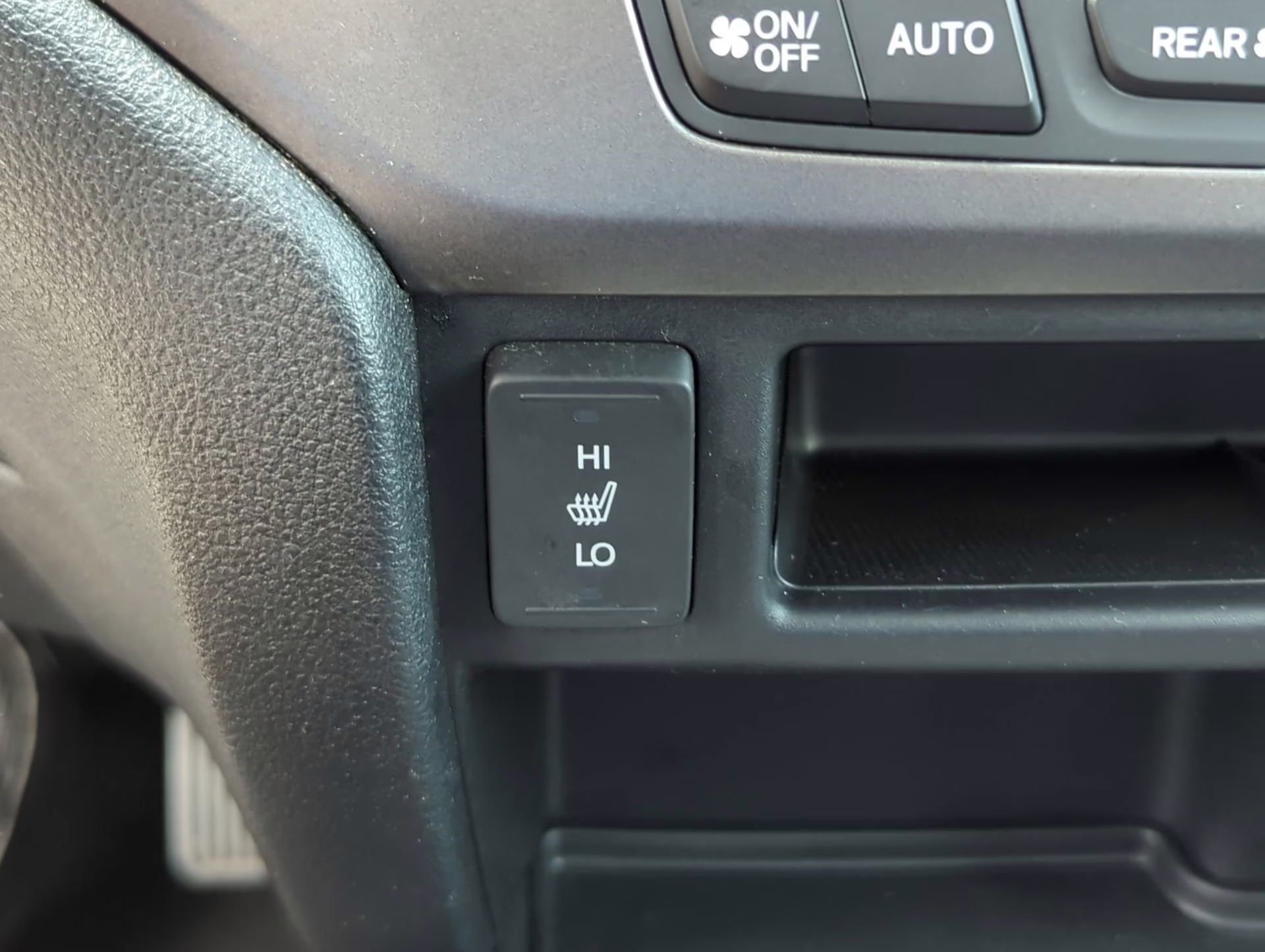 2018 White Diamond Pearl Honda Pilot EX-L AWD SUV