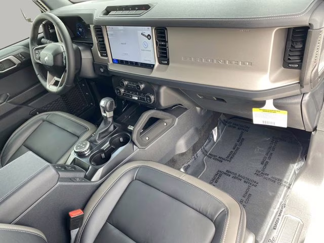2026 Oxford White Ford Bronco Outer Banks 4X4 Convertible
