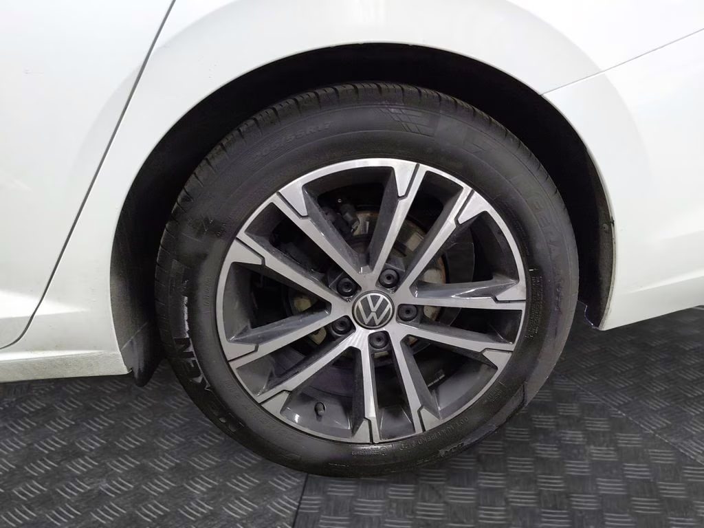 2024 Pure White Volkswagen Jetta 1.5T Sport FWD Sedan