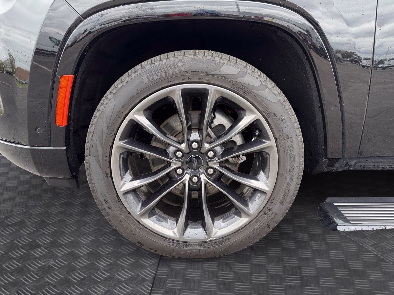 2025 Diamond Black Crystal Pearlcoat Jeep Grand Wagoneer L Series III 4X4 SUV
