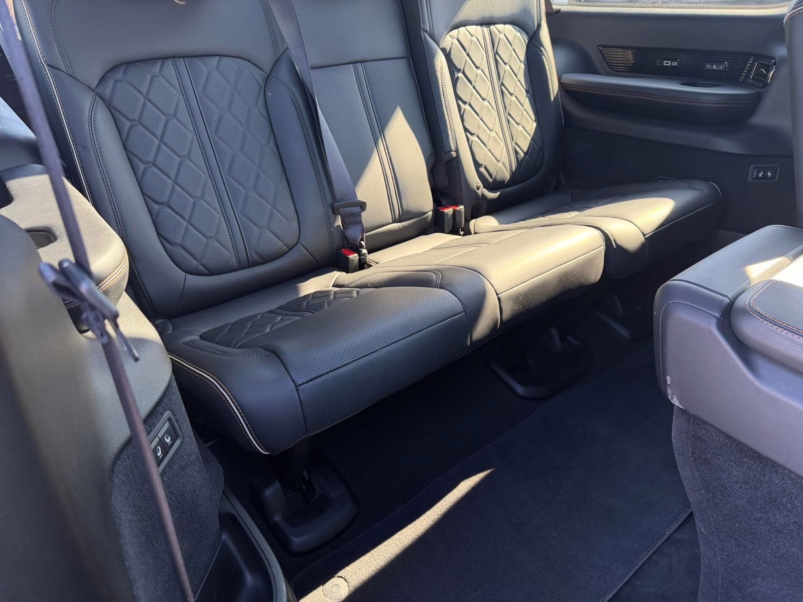 2025 Diamond Black Crystal Pearlcoat Jeep Grand Wagoneer L Series III 4X4 SUV