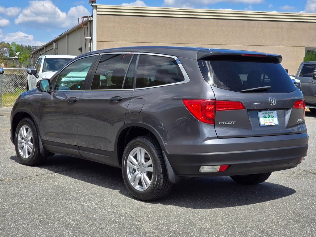 2016 Gray Honda Pilot LX AWD SUV