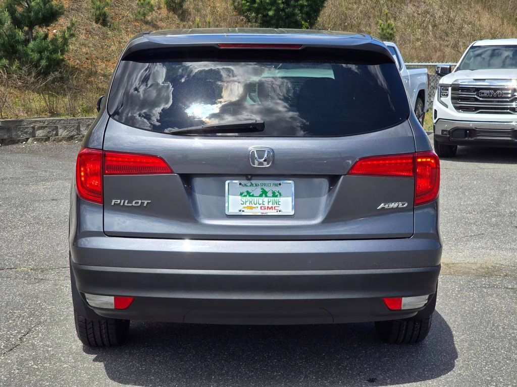 2016 Gray Honda Pilot LX AWD SUV