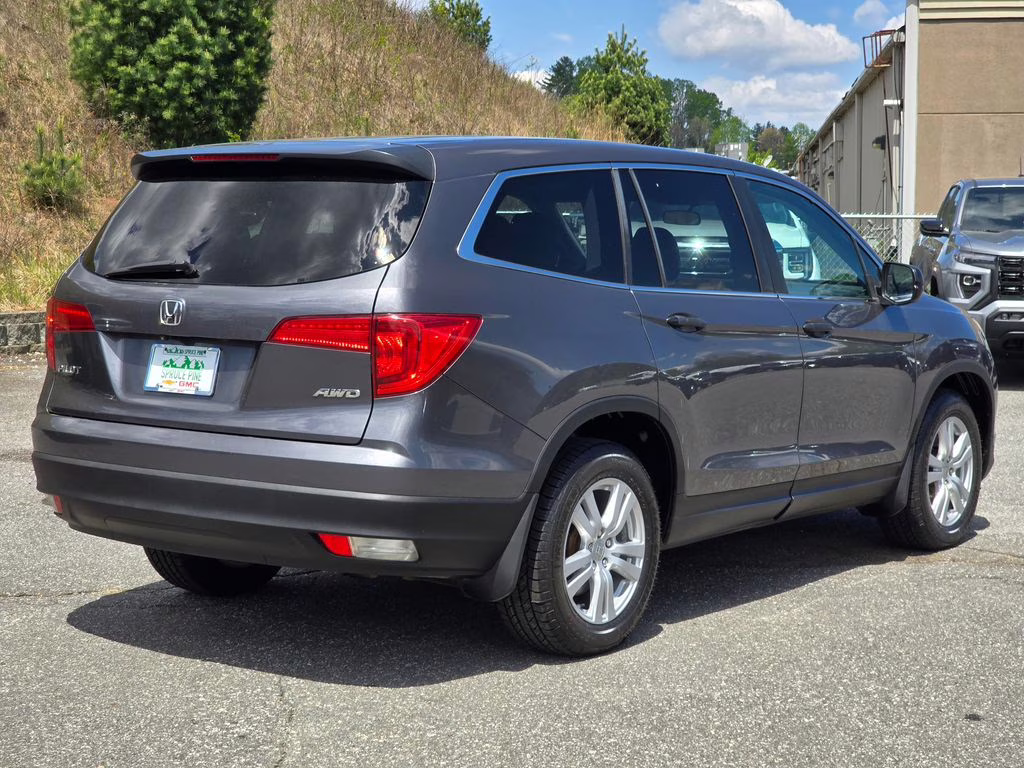 2016 Gray Honda Pilot LX AWD SUV