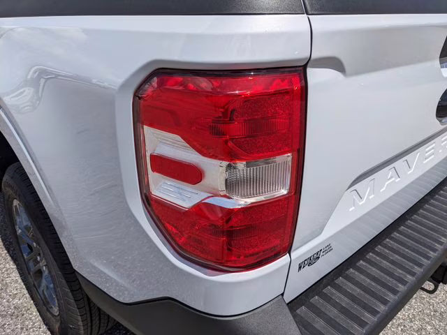 2026 Space White Metallic Ford Maverick XLT FWD Truck