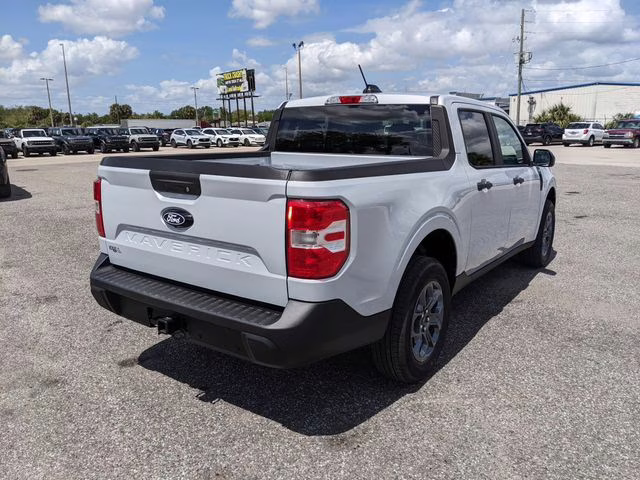 2026 Space White Metallic Ford Maverick XLT FWD Truck