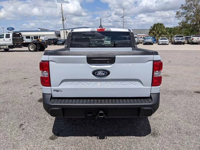 2026 Space White Metallic Ford Maverick XLT FWD Truck