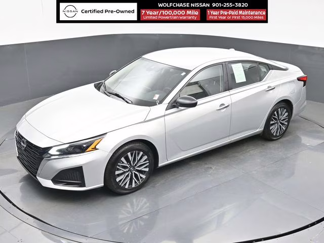 2025 Brilliant Silver Metallic Nissan Altima 2.5 SV FWD Sedan