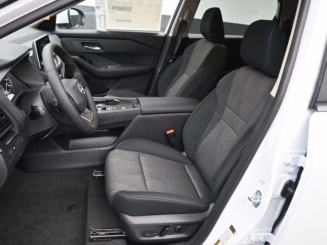 2026 Everest White Pearl Tricoat Nissan Rogue SV FWD SUV
