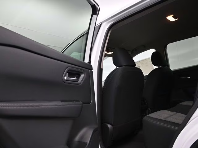 2026 Everest White Pearl Tricoat Nissan Rogue SV FWD SUV