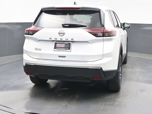 2026 Everest White Pearl Tricoat Nissan Rogue SV FWD SUV
