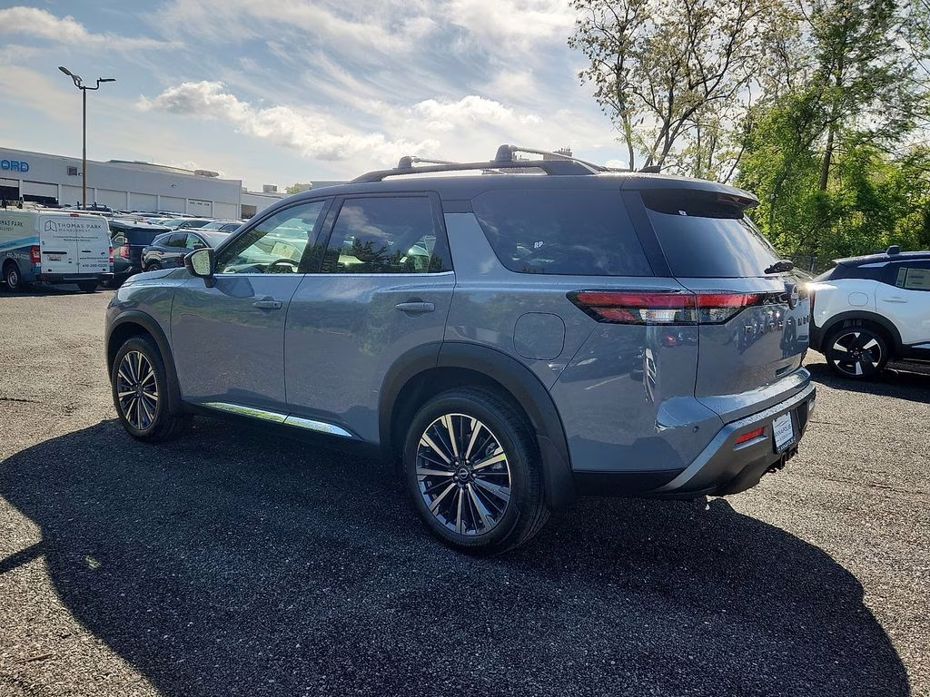 2026 Boulder Gray/Super Black Nissan Pathfinder Platinum 4X4 SUV
