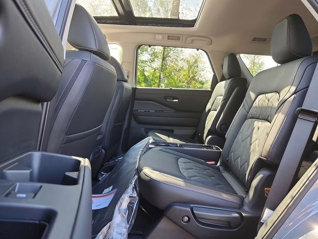 2026 Boulder Gray/Super Black Nissan Pathfinder Platinum 4X4 SUV