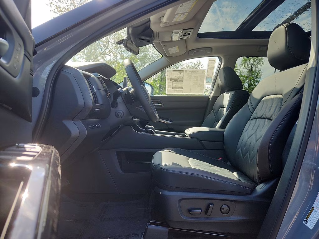 2026 Boulder Gray/Super Black Nissan Pathfinder Platinum 4X4 SUV