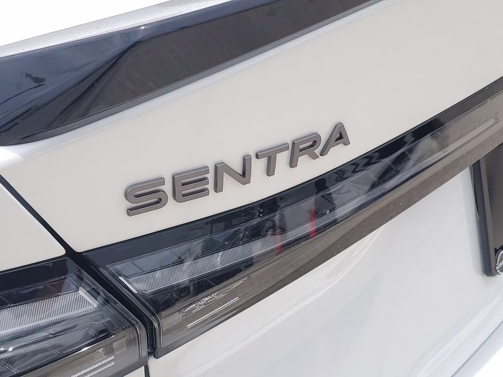 2026 Aspen White/Super Black Nissan Sentra SR FWD Sedan