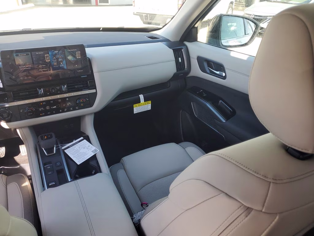 2026 Everest White Pearl Tricoat Nissan Pathfinder SL FWD SUV