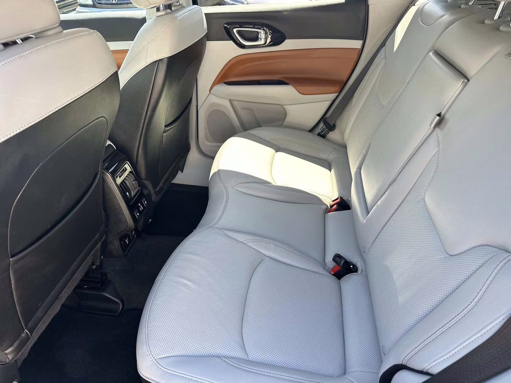 2022 Diamond Black Crystal Pearlcoat Jeep Compass Limited 4X4 SUV