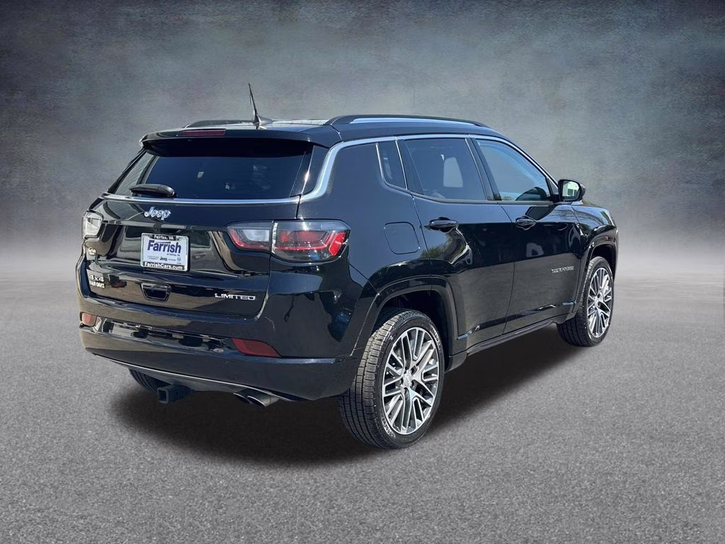 2022 Diamond Black Crystal Pearlcoat Jeep Compass Limited 4X4 SUV