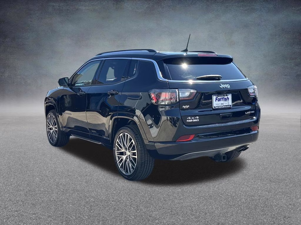 2022 Diamond Black Crystal Pearlcoat Jeep Compass Limited 4X4 SUV