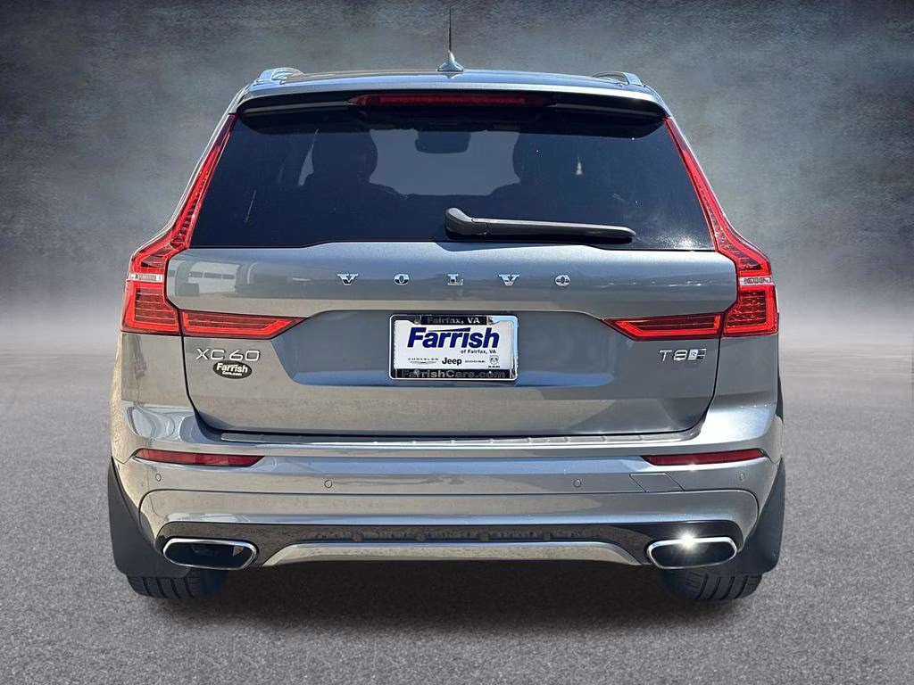 2018 Bright Silver Metallic Volvo XC60 Hybrid T8 R-Design AWD SUV