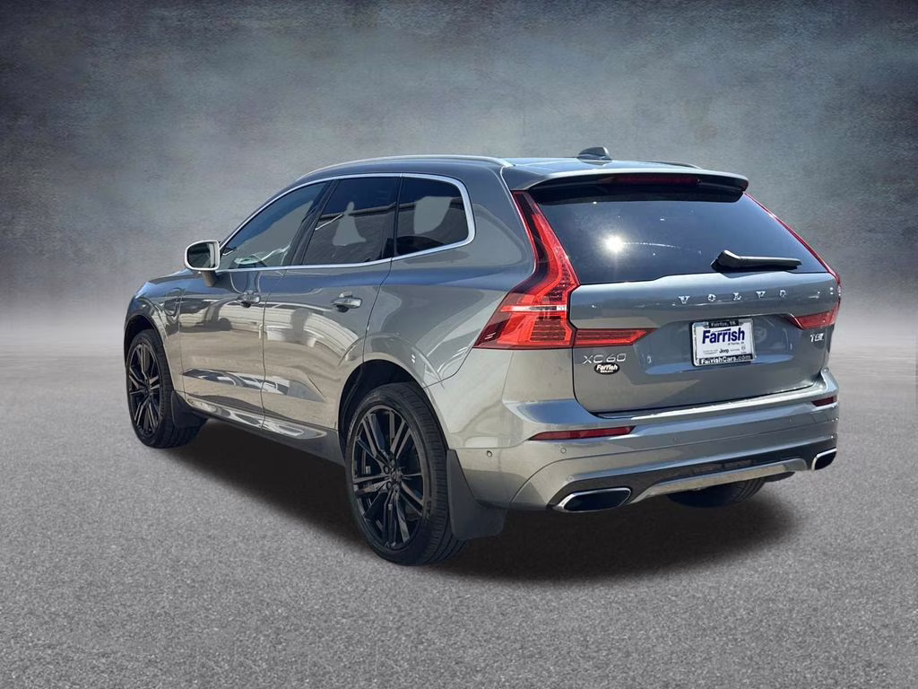 2018 Bright Silver Metallic Volvo XC60 Hybrid T8 R-Design AWD SUV