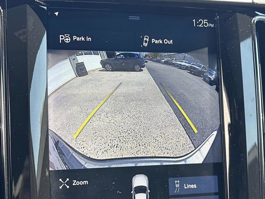 2018 Bright Silver Metallic Volvo XC60 Hybrid T8 R-Design AWD SUV