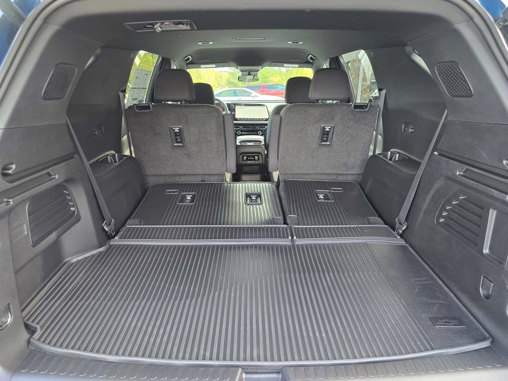 2026 Lakeshore Blue Metallic Chevrolet Traverse LT FWD SUV