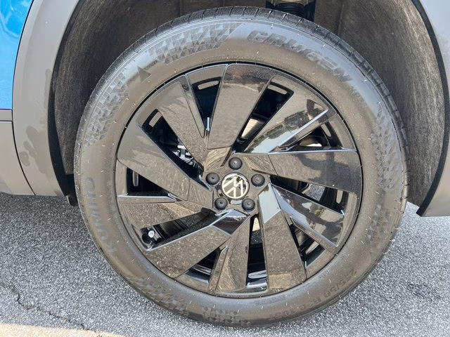 2024 Kingfisher Blue Metallic Volkswagen Atlas Cross Sport 2.0T SE w/Technology FWD SUV