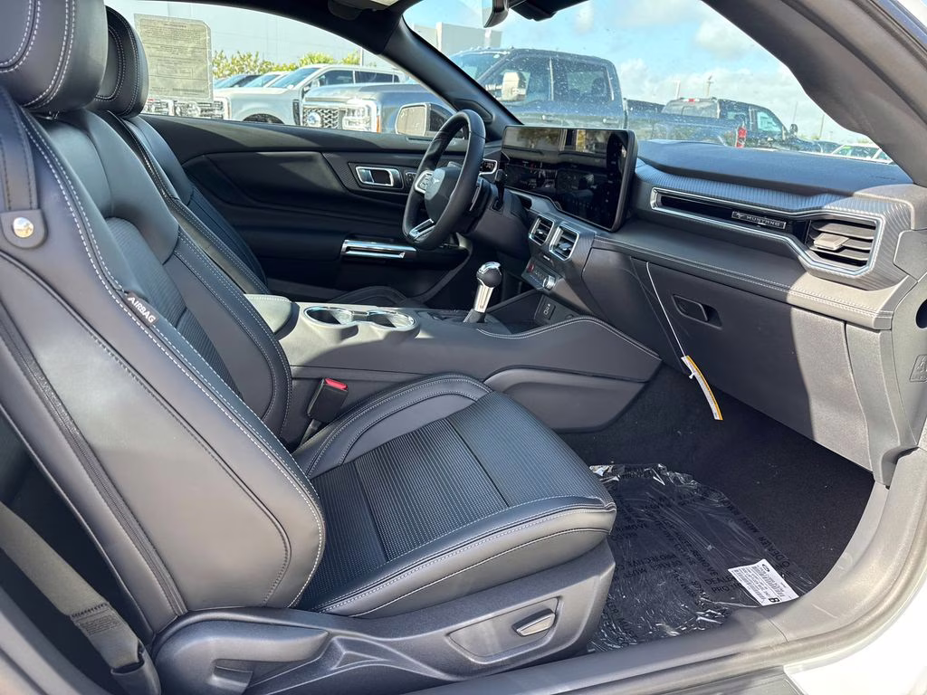 2026 Oxford White Ford Mustang GT Premium RWD Coupe