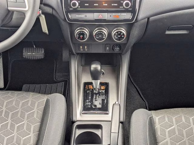2026 White Diamond Mitsubishi Outlander Sport 2.0 ES 4X4 SUV