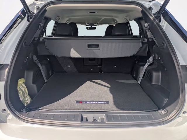 2026 White Diamond Mitsubishi Outlander SE FWD SUV