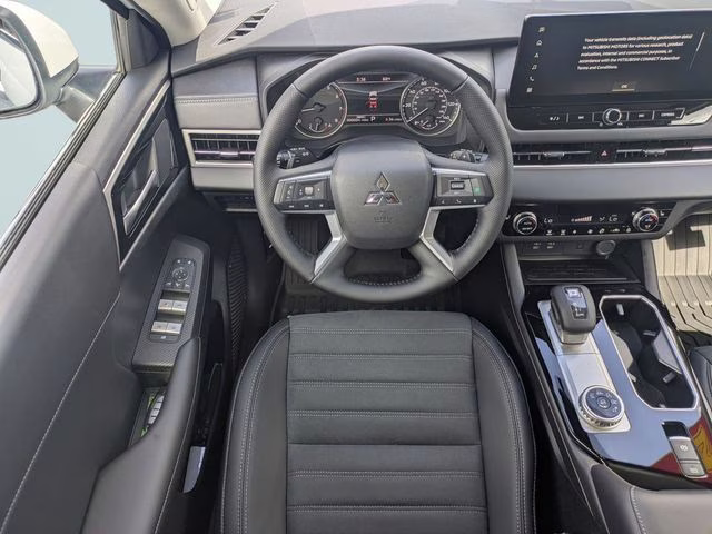 2026 White Diamond Mitsubishi Outlander SE FWD SUV