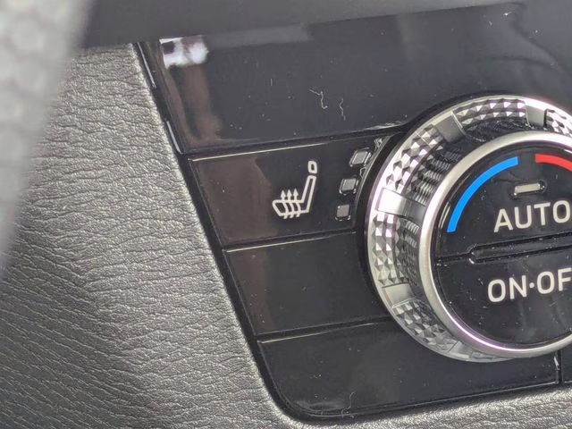 2026 White Diamond Mitsubishi Outlander SE FWD SUV